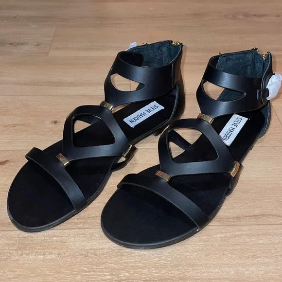 *NWOT* Steve Madden black strappy sandals - Picture 3 of 6